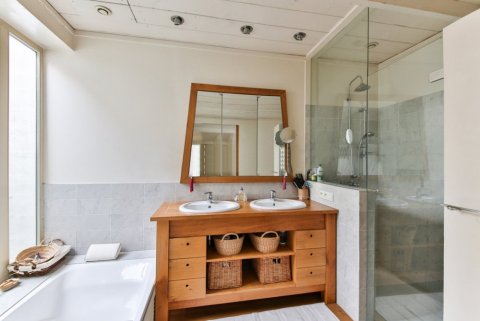 Rénovation complète de salle de bain clé en main dans un appartement et maison individuelle à Donzère